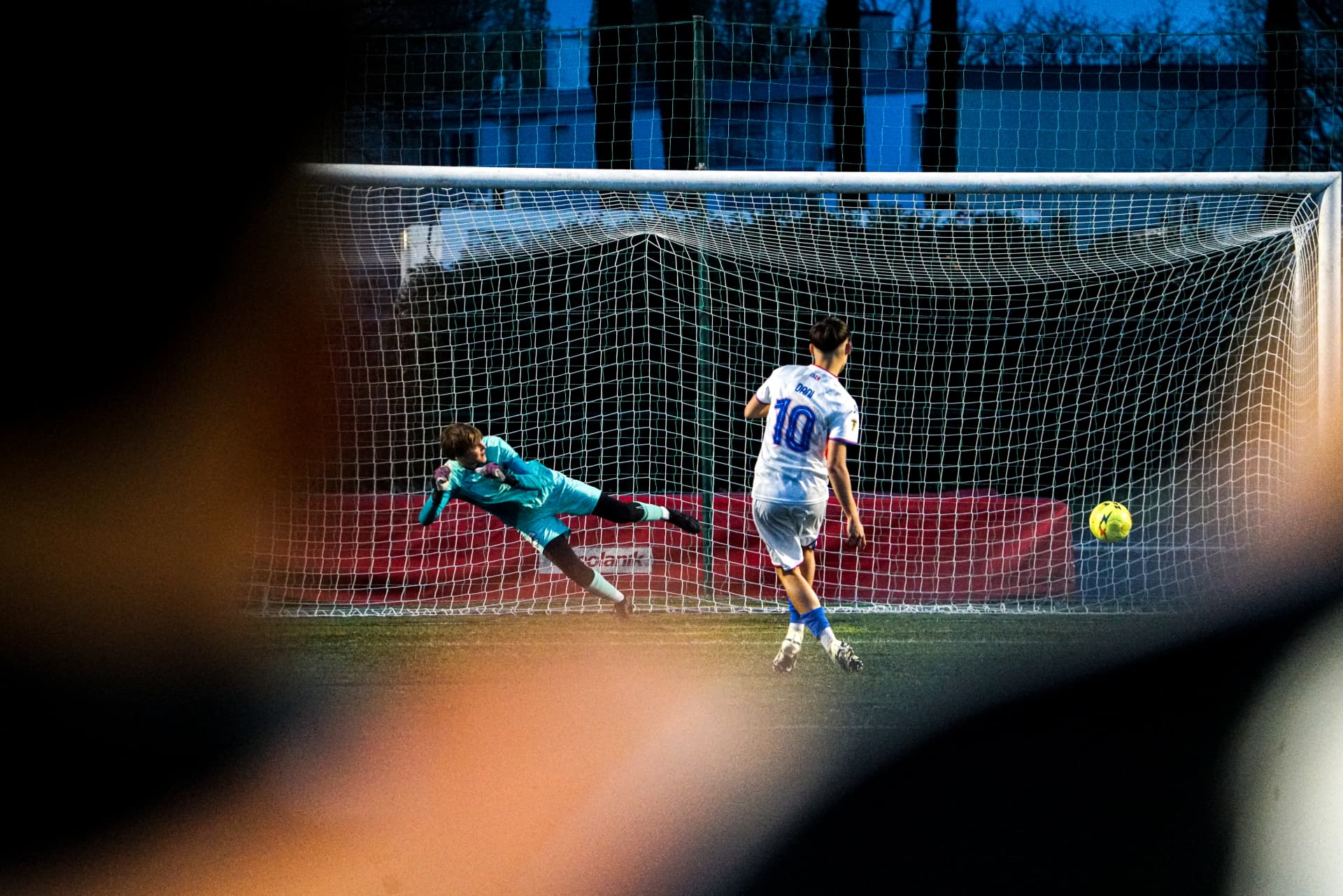 Penalty shootout under the floodlights